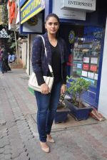 Huma Qureshi snapped in Mumbai on 6th Dec 2012 (7).JPG